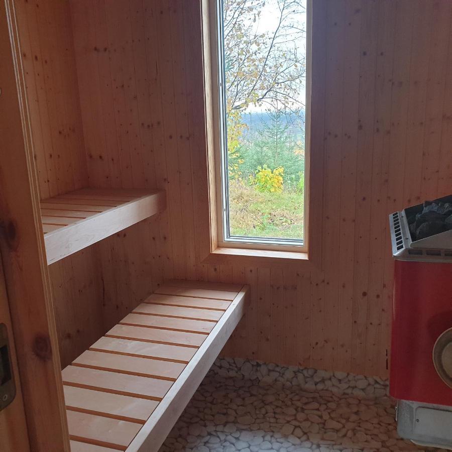 Gaeststuga I Vacker Natur, Bastu, Bubbelpool Sommartid Och Gratis Parkering Naera Ulricehamn Och Lassalyckan, Guesthouse With Nice View With Sauna And Free Parking Close To Dalsjoefors And Fishing Borås Esterno foto